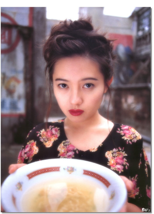 李麗珍「In Dream 夢」寫真集 (小沢忠恭 撮影) .PDF（7.88M）