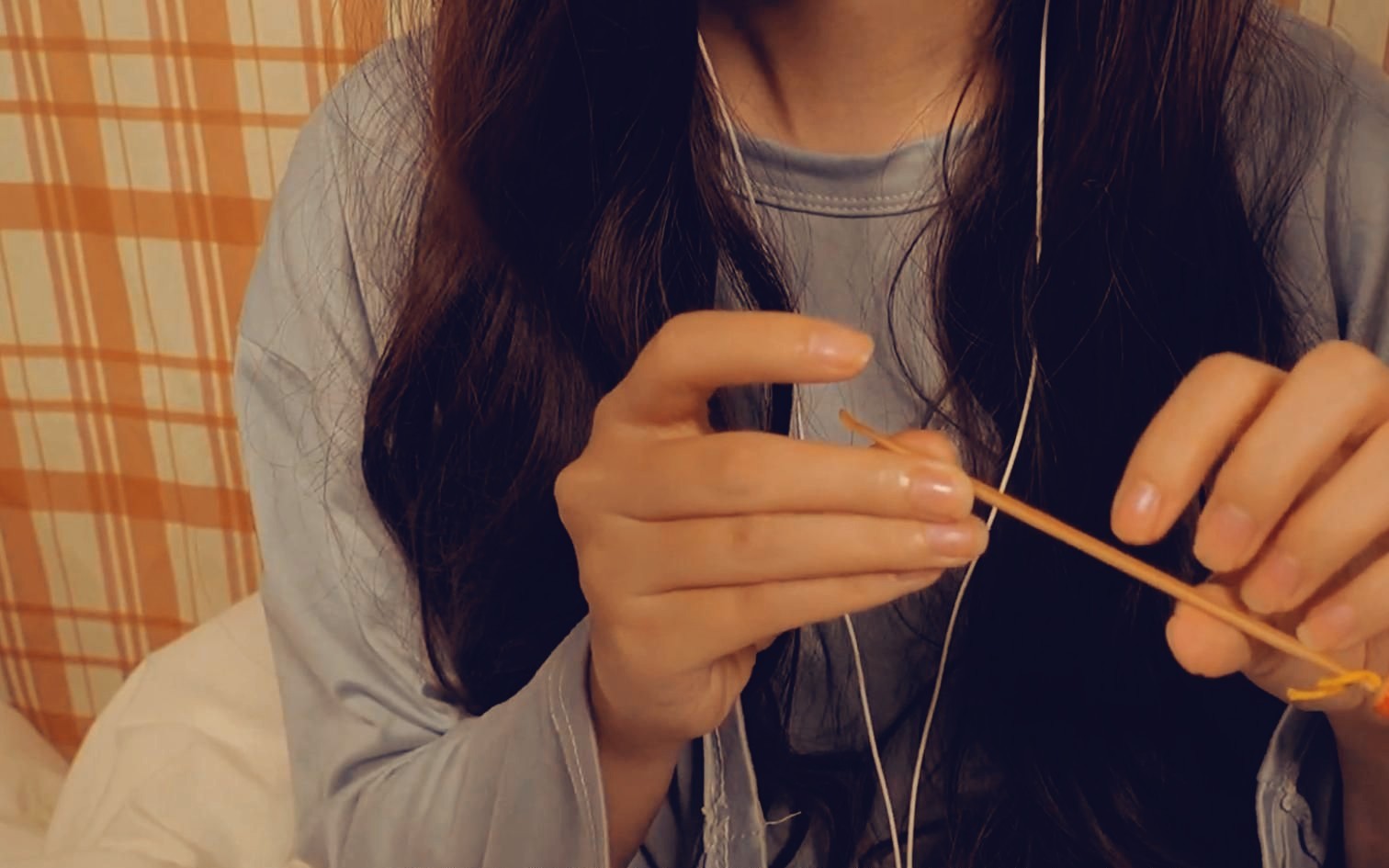 【Judith 助眠/中文翻译】ASMR 清洁耳朵 温柔的母亲清理她的耳朵  [1.1G]
