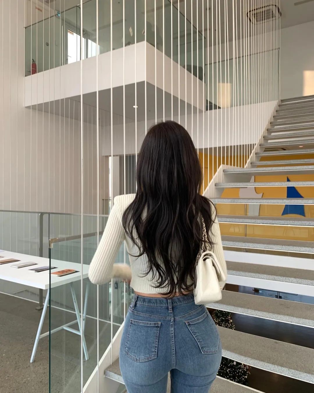 【🈲美女】网友分享：顶级牛仔裤&瑜伽裤美女照片  [8.8M]